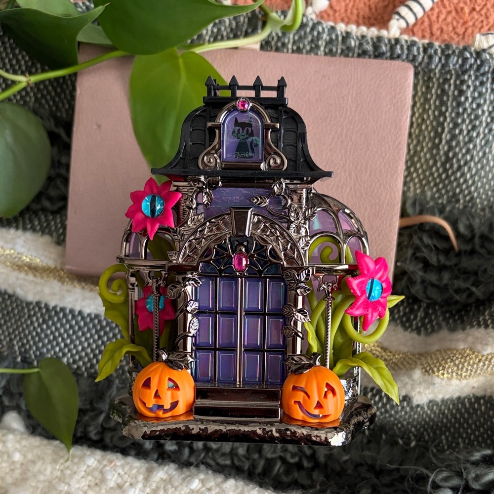 Bath & Body Works Halloween Haunted House Wallflower Plug In Nightlight